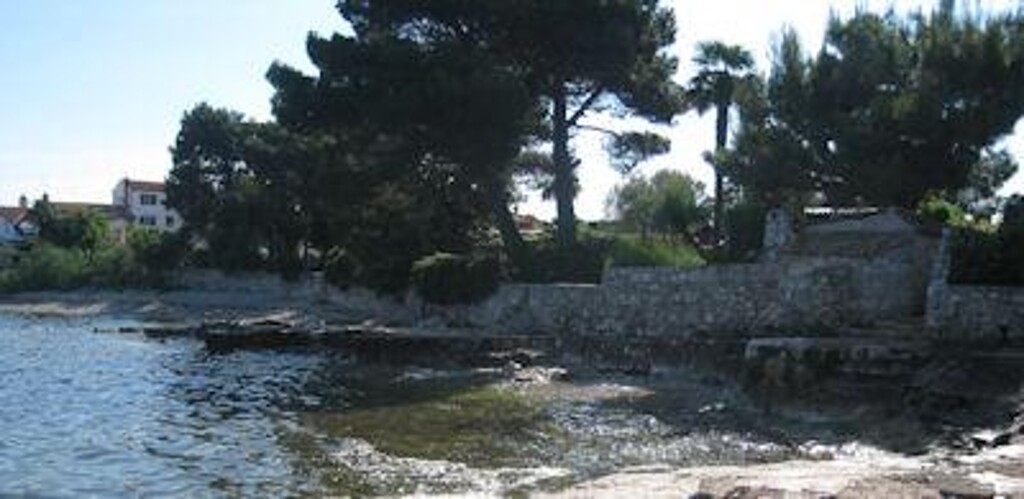 Image 3810662 - 4
