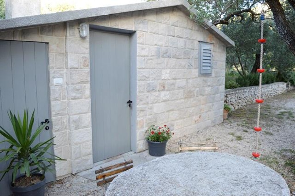 Image 3812940 - 35