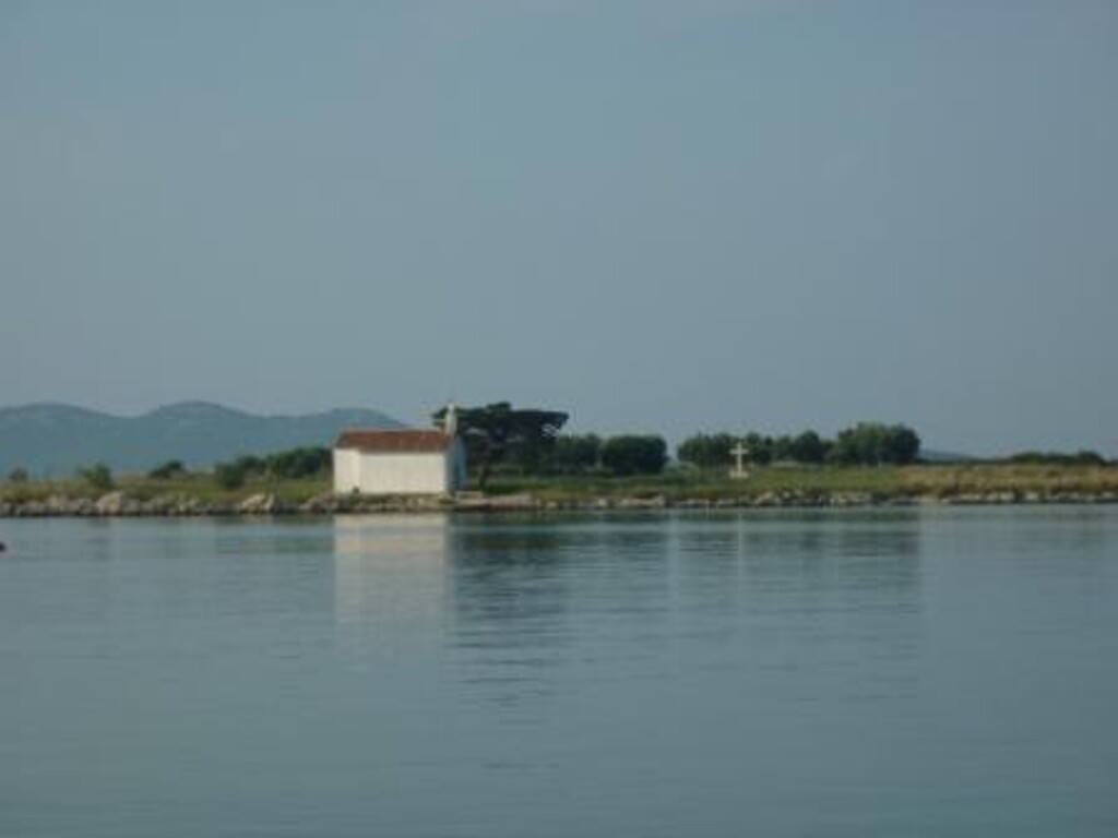 Image 3838986 - 6