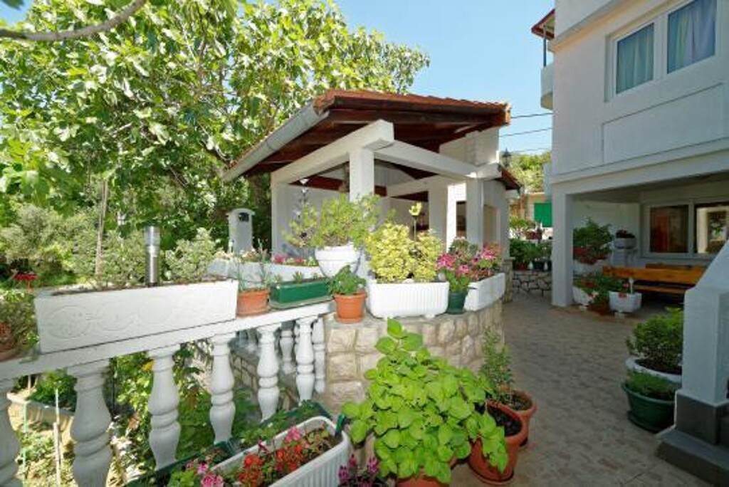Image 3838916 - 8