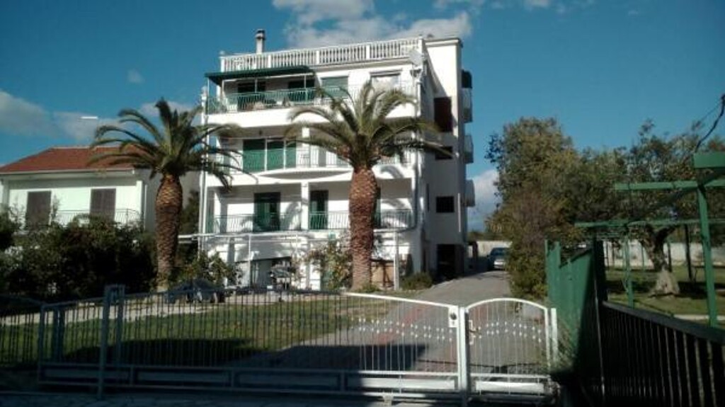 Image 3838778 - 1