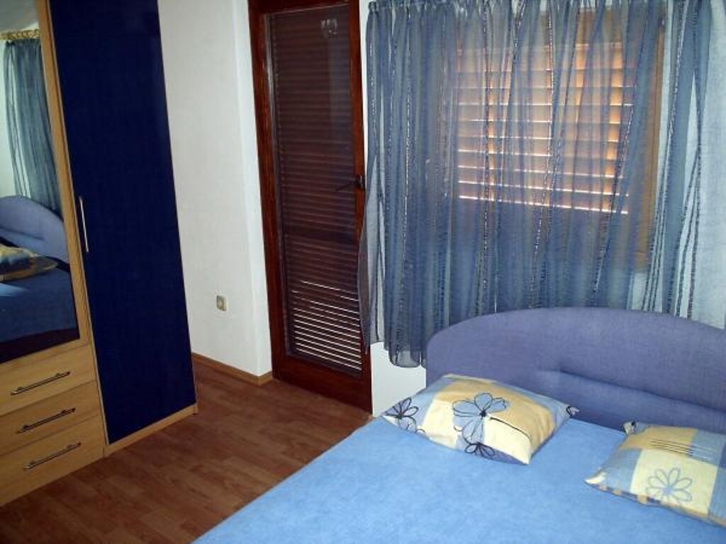 Image 3813513 - 12