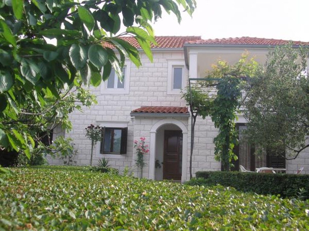 Image 3810686 - 3