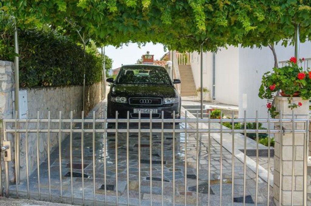 Image 3838796 - 10
