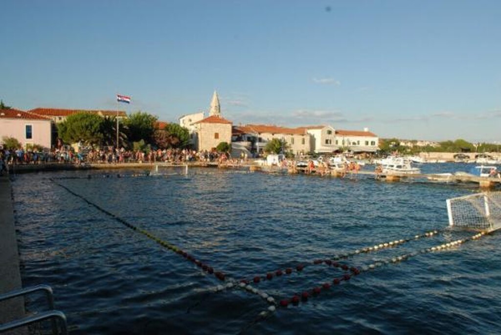 Image 3812077 - 5
