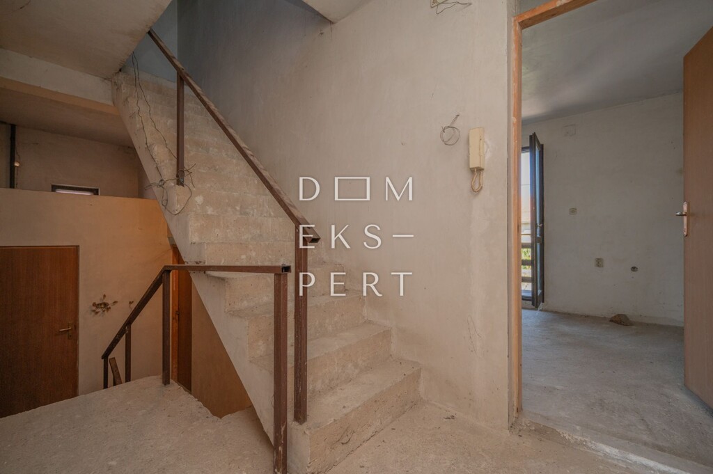 Image 6091615 - 7