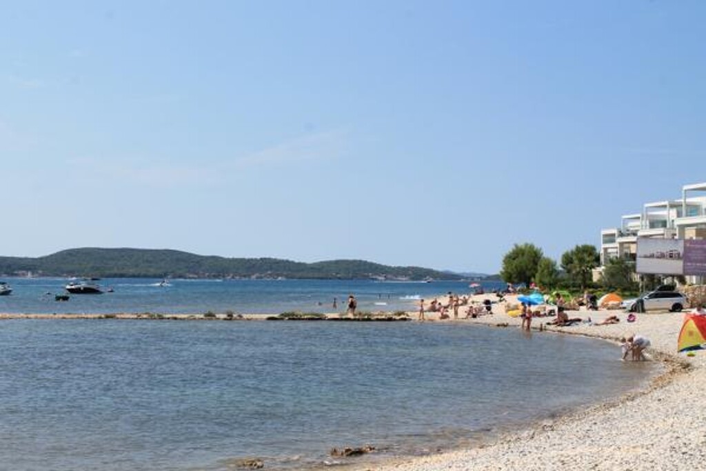 Image 3813517 - 10