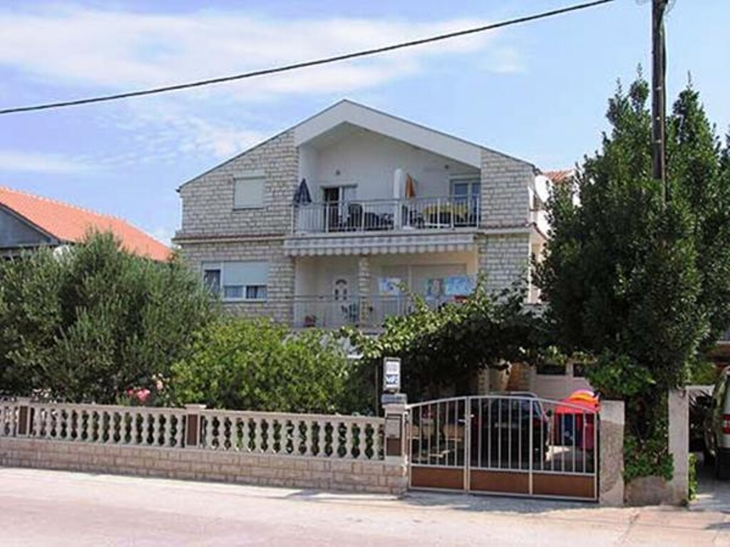 Image 3812618 - 1