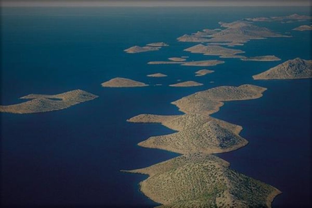 Image 3813001 - 32