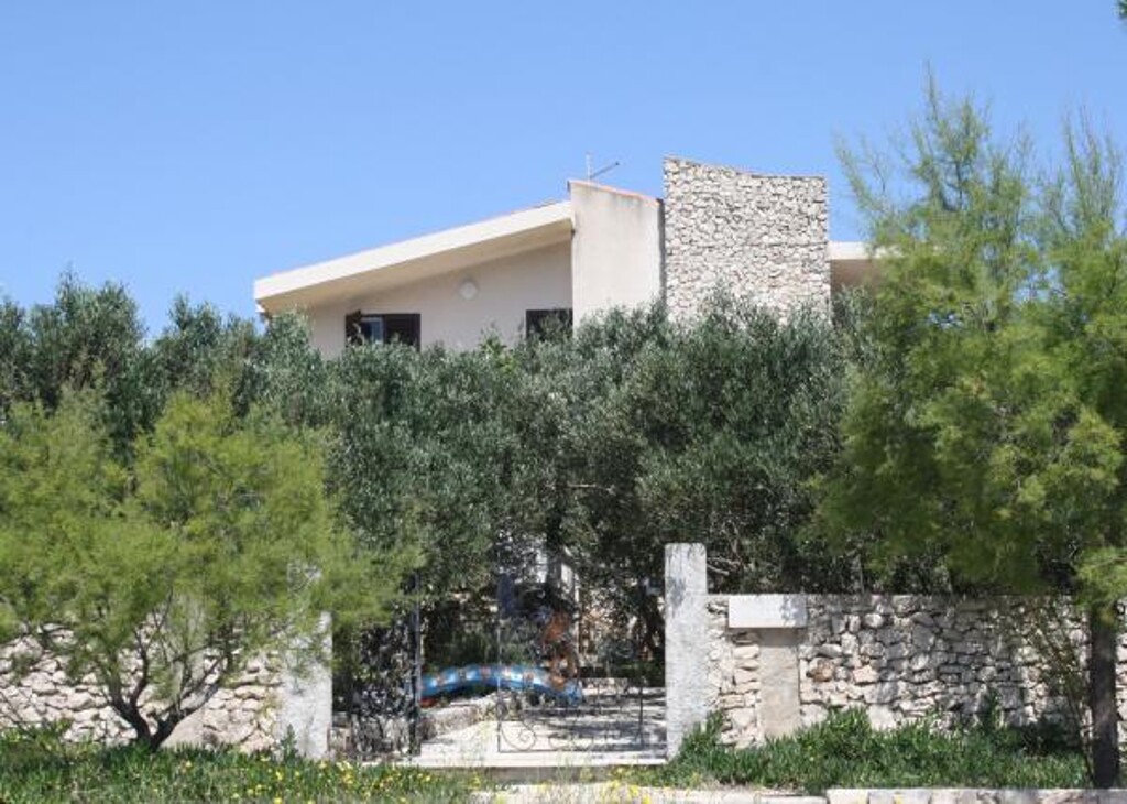 Image 3811981 - 7