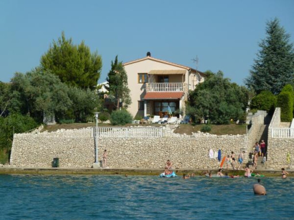 Image 3811360 - 1