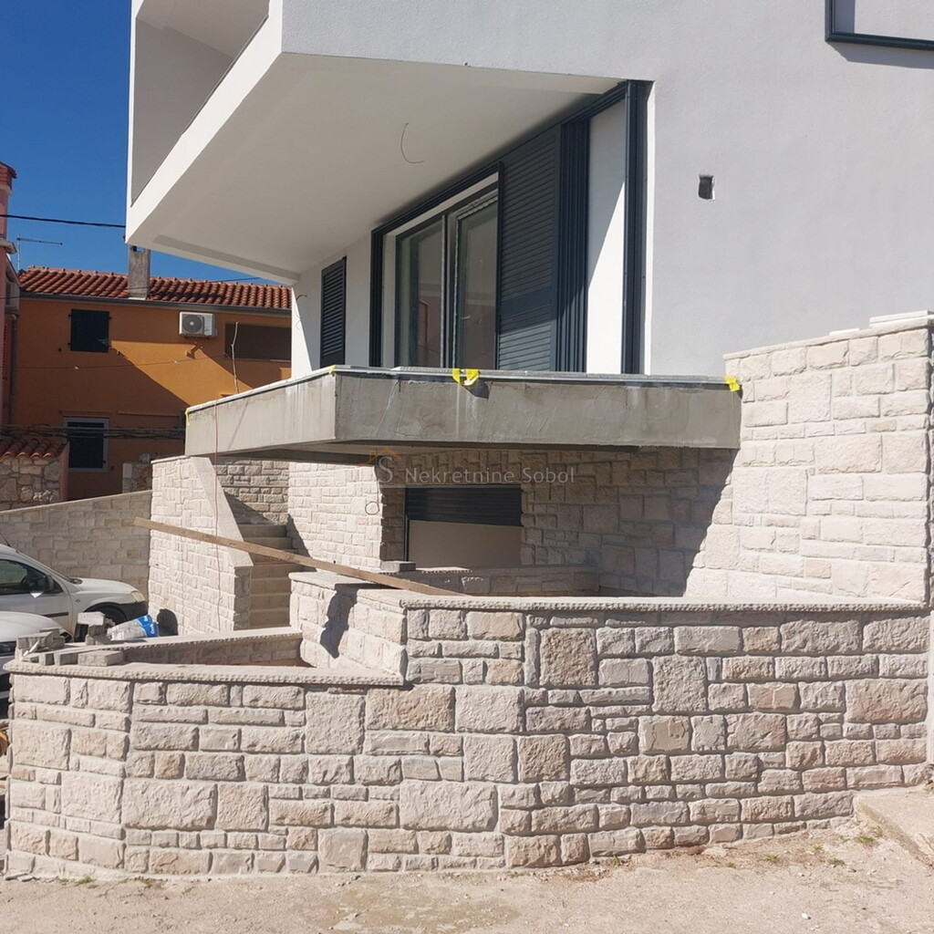 Image 12