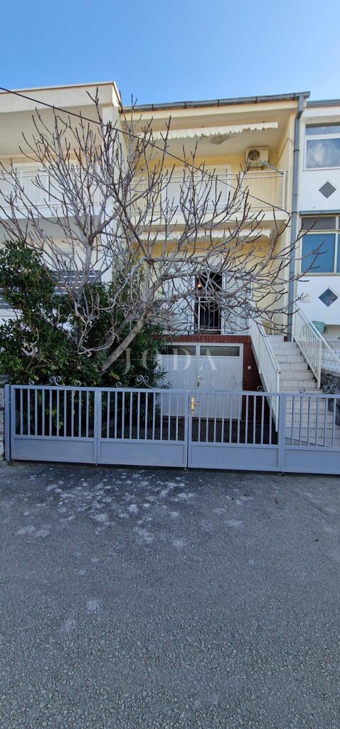 Image 6325075 - 24