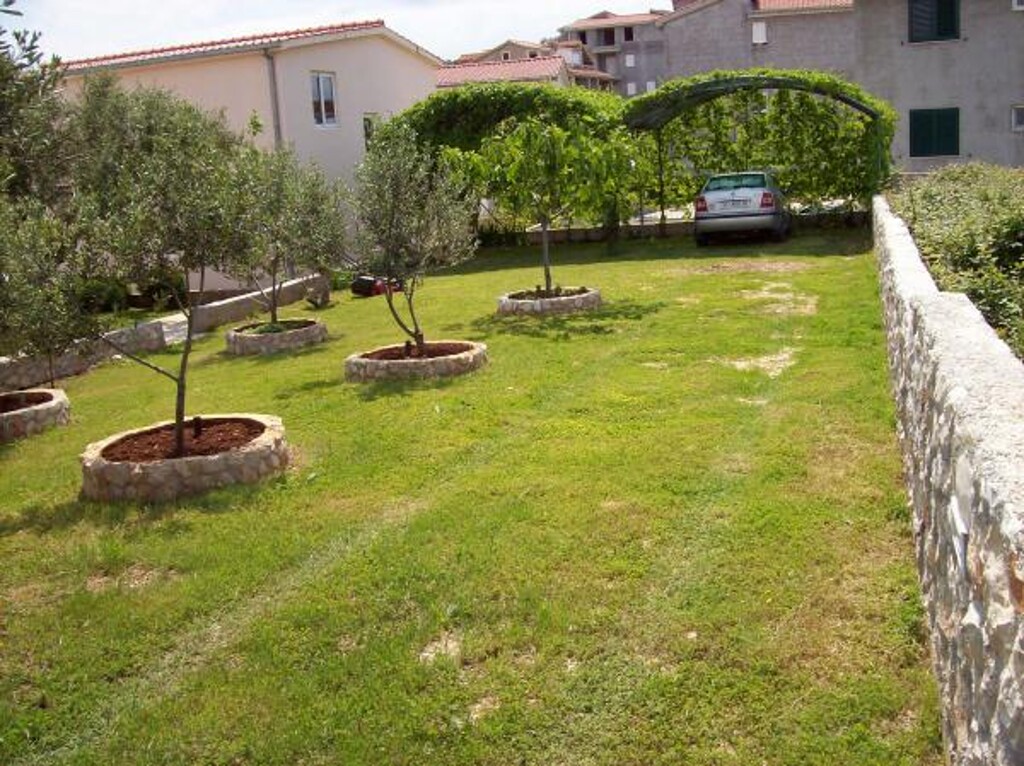 Image 3838995 - 22