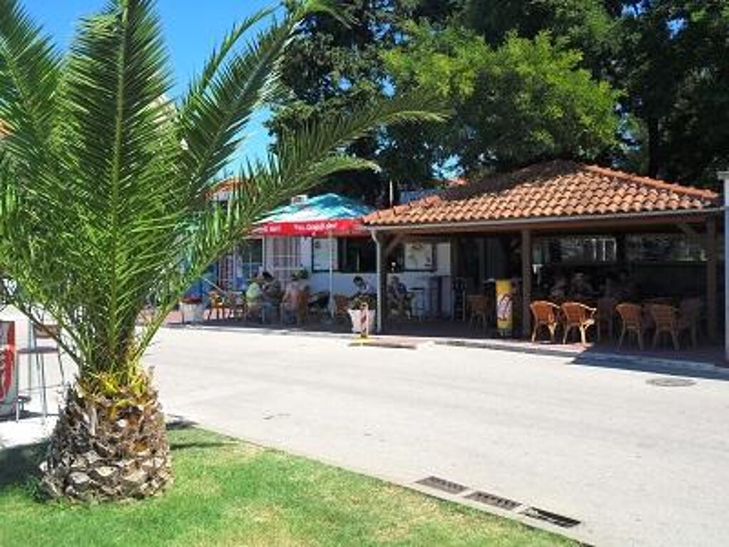 Image 3812851 - 6