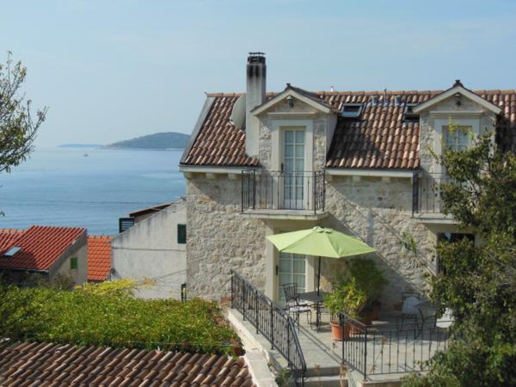 Image 3838618 - 11