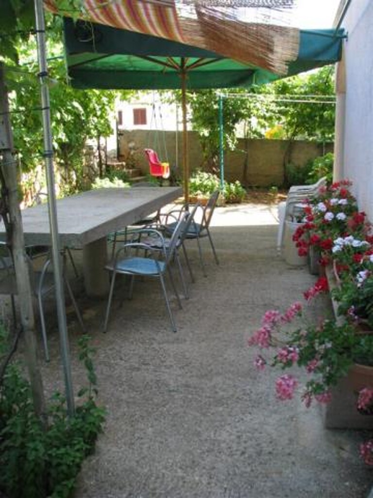Image 3838500 - 7
