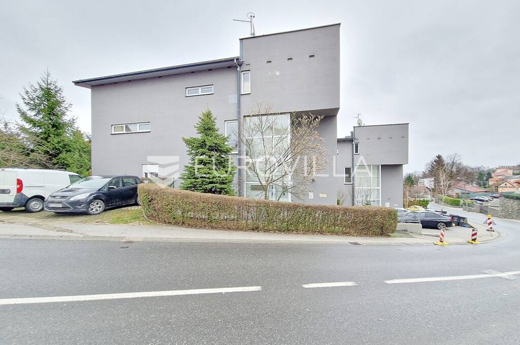 Image 4889891 - 12
