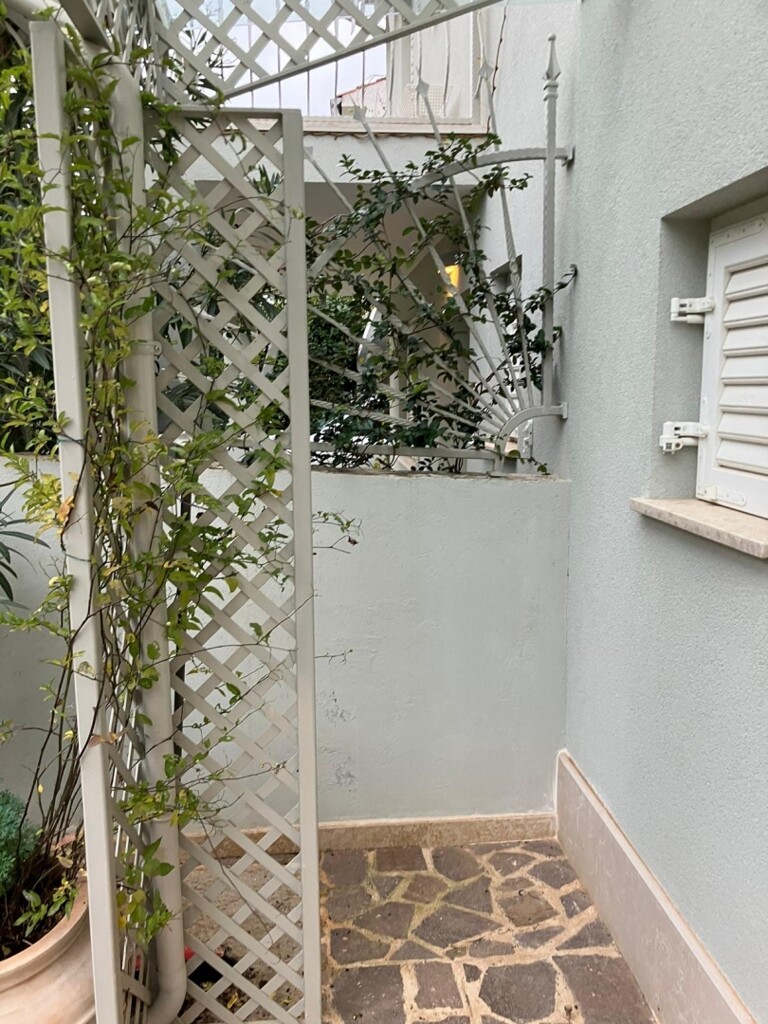 Image 18