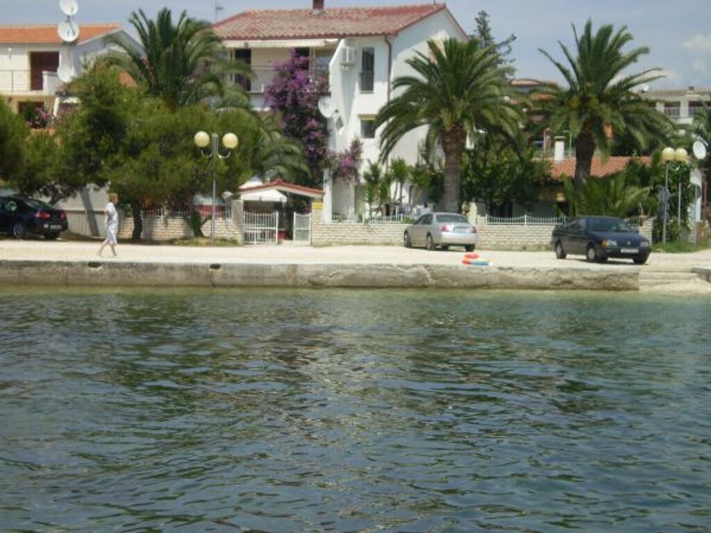 Image 3814595 - 5