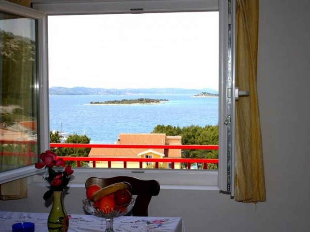 Image 3813850 - 2