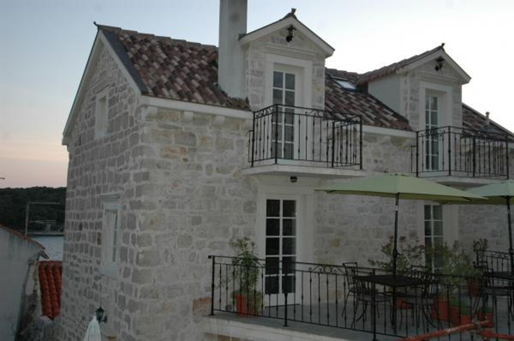 Image 3838618 - 3