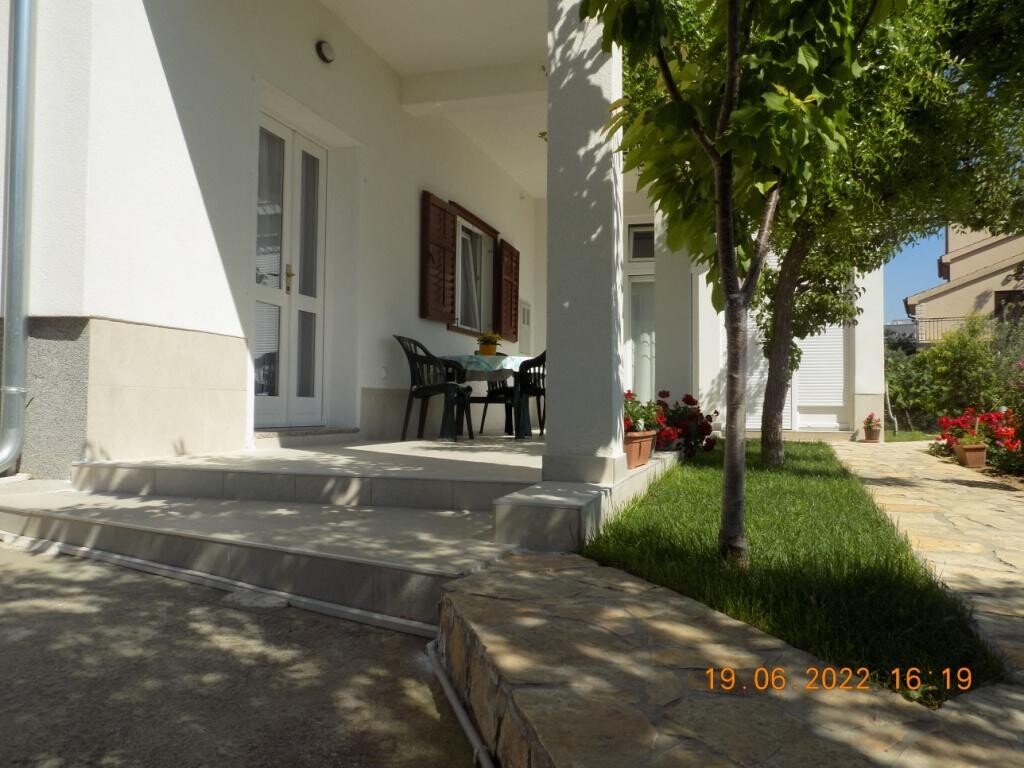 Image 3838514 - 6
