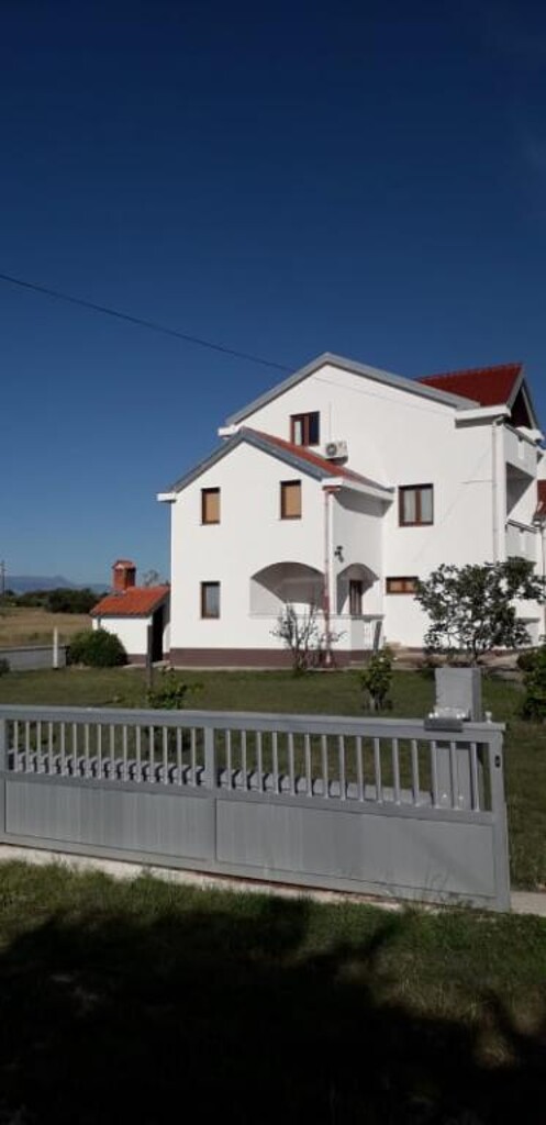 Image 3813826 - 9