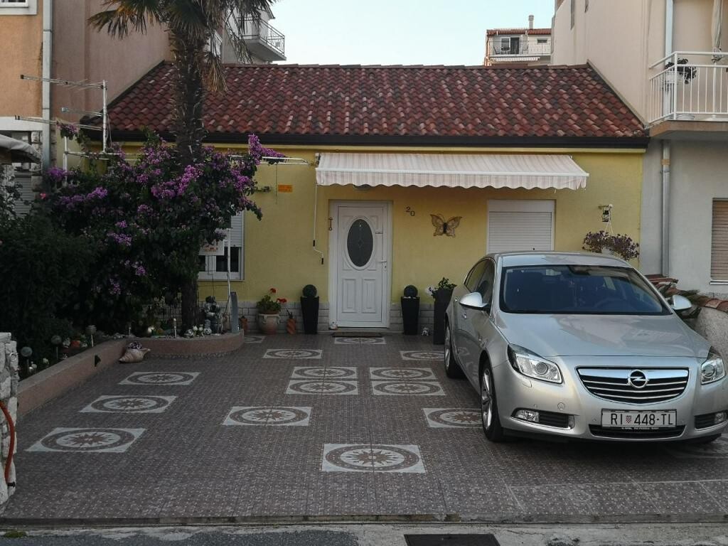 Image 3813570 - 8