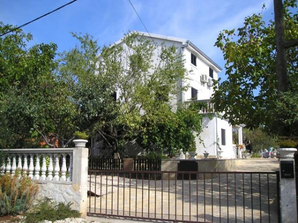 Image 3811101 - 3