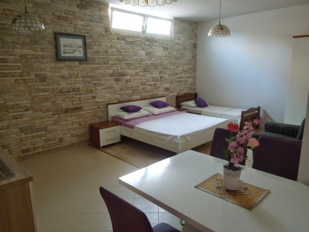 Image 3813019 - 4