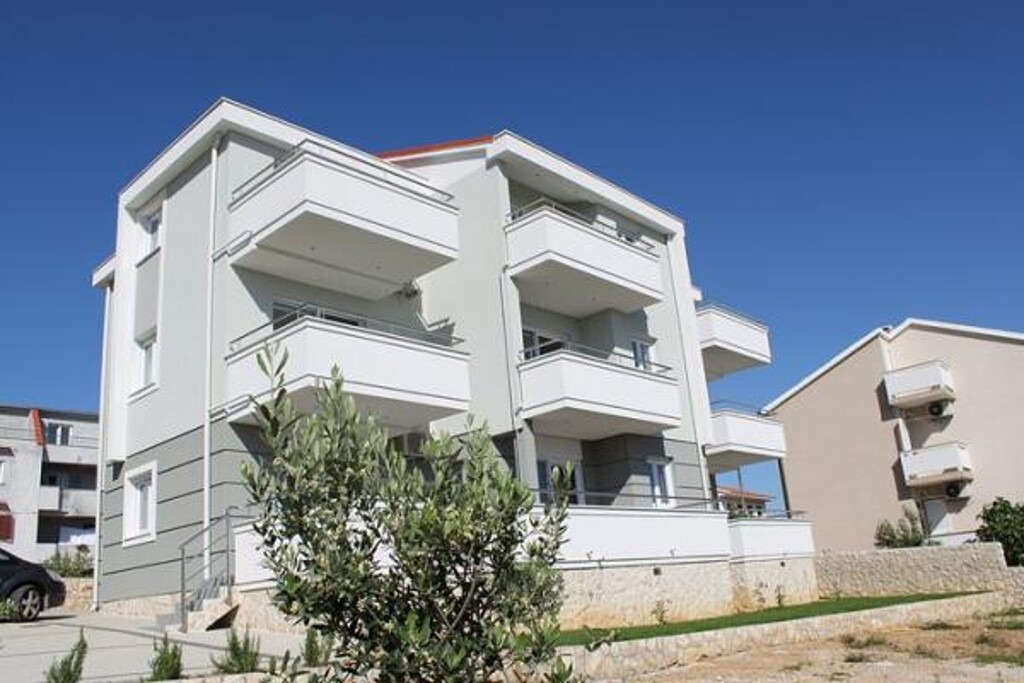 Image 3811891 - 4