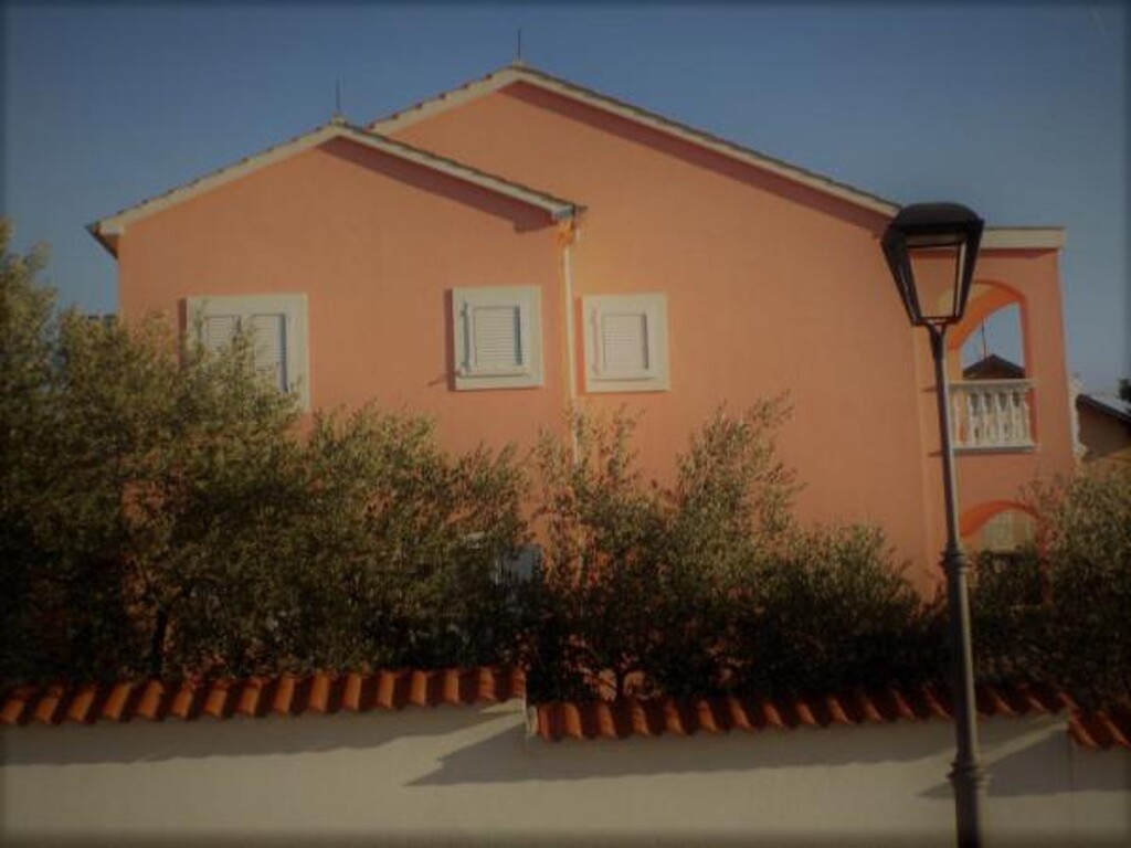 Image 3813001 - 2