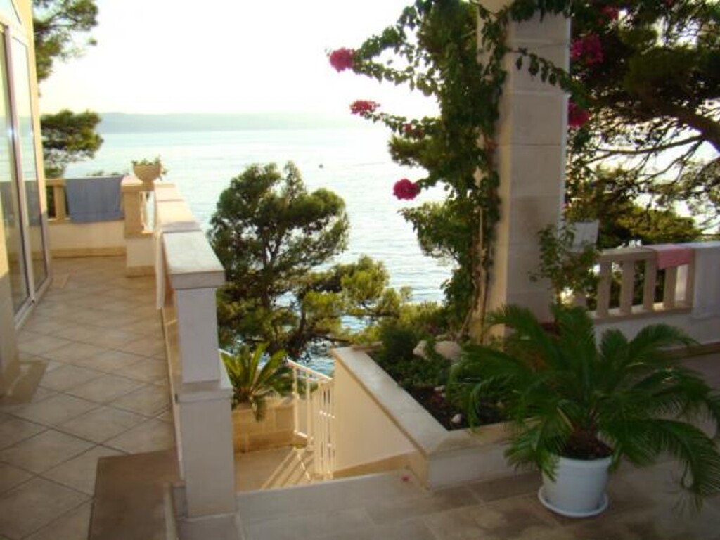 Image 3838455 - 2