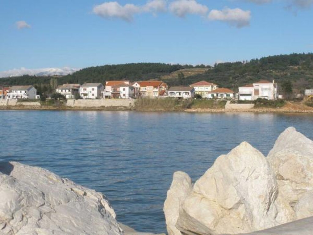 Image 3838673 - 7