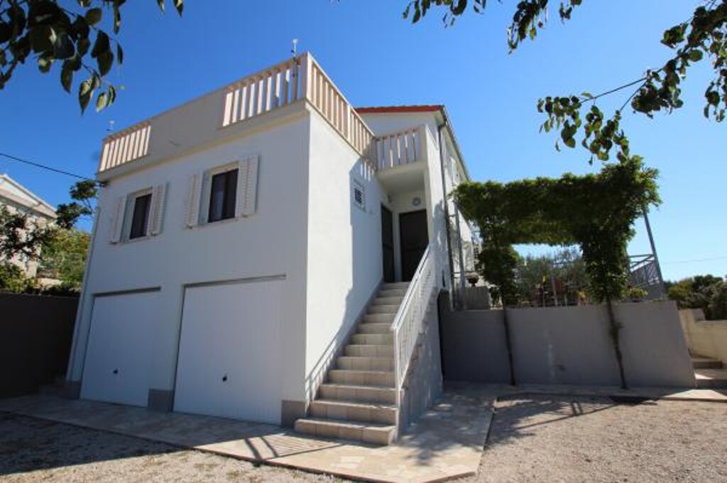 Image 3813642 - 1