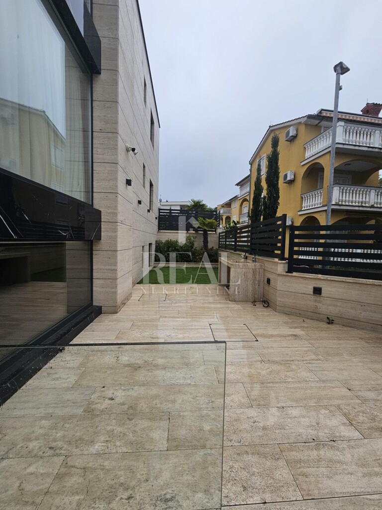 Image 15