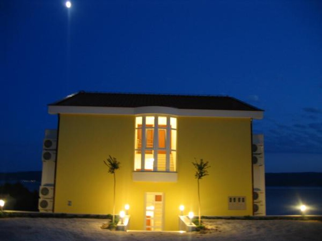 Image 3832223 - 3