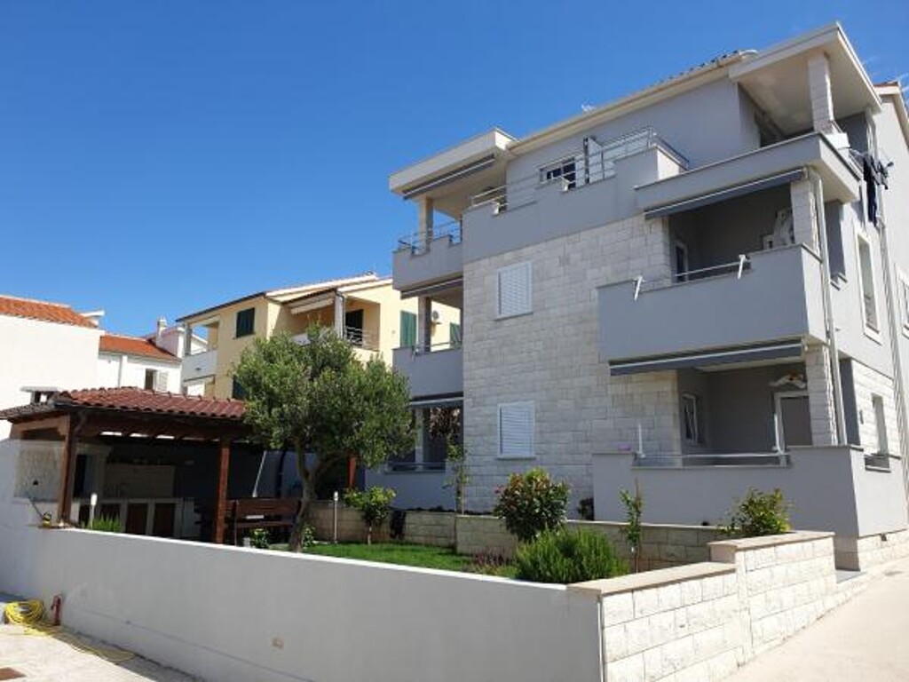 Image 3811726 - 3