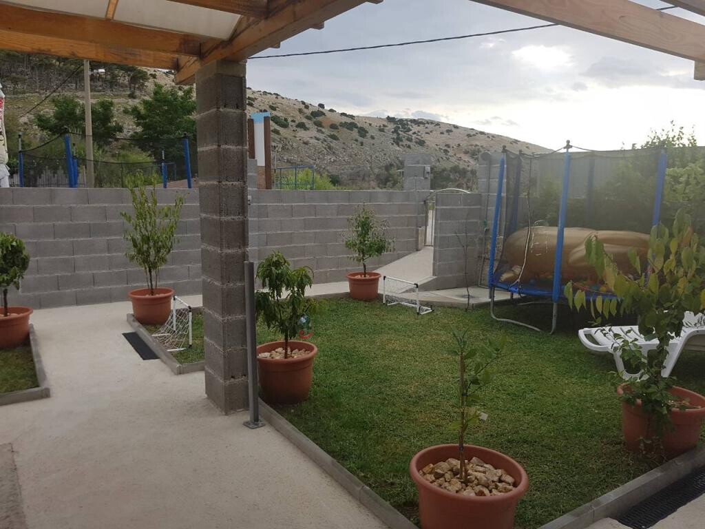 Image 3838895 - 3