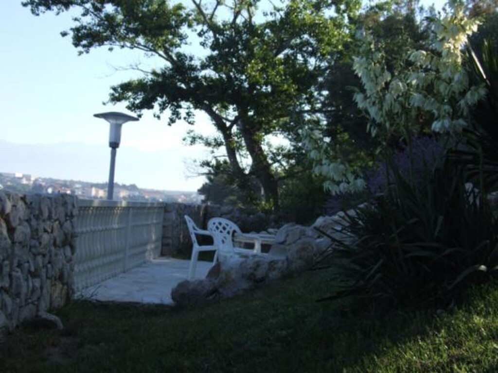 Image 3811360 - 9
