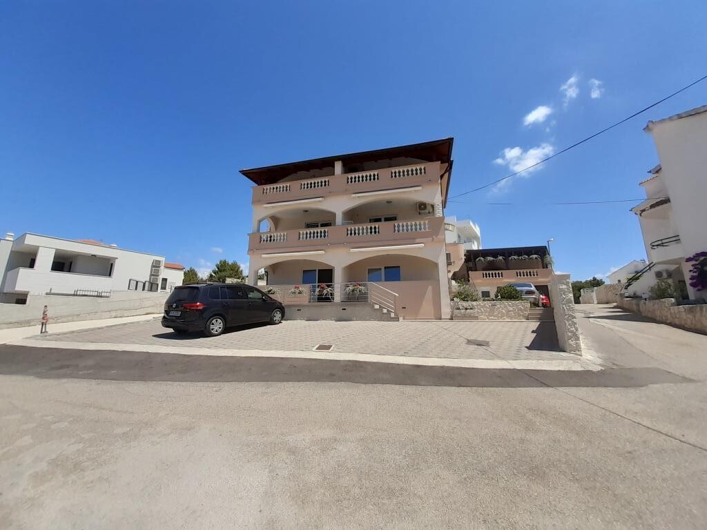 Image 4687541 - 5