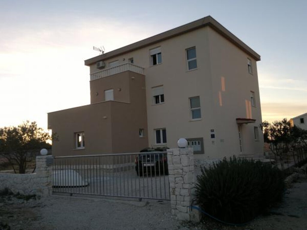 Image 3811216 - 4