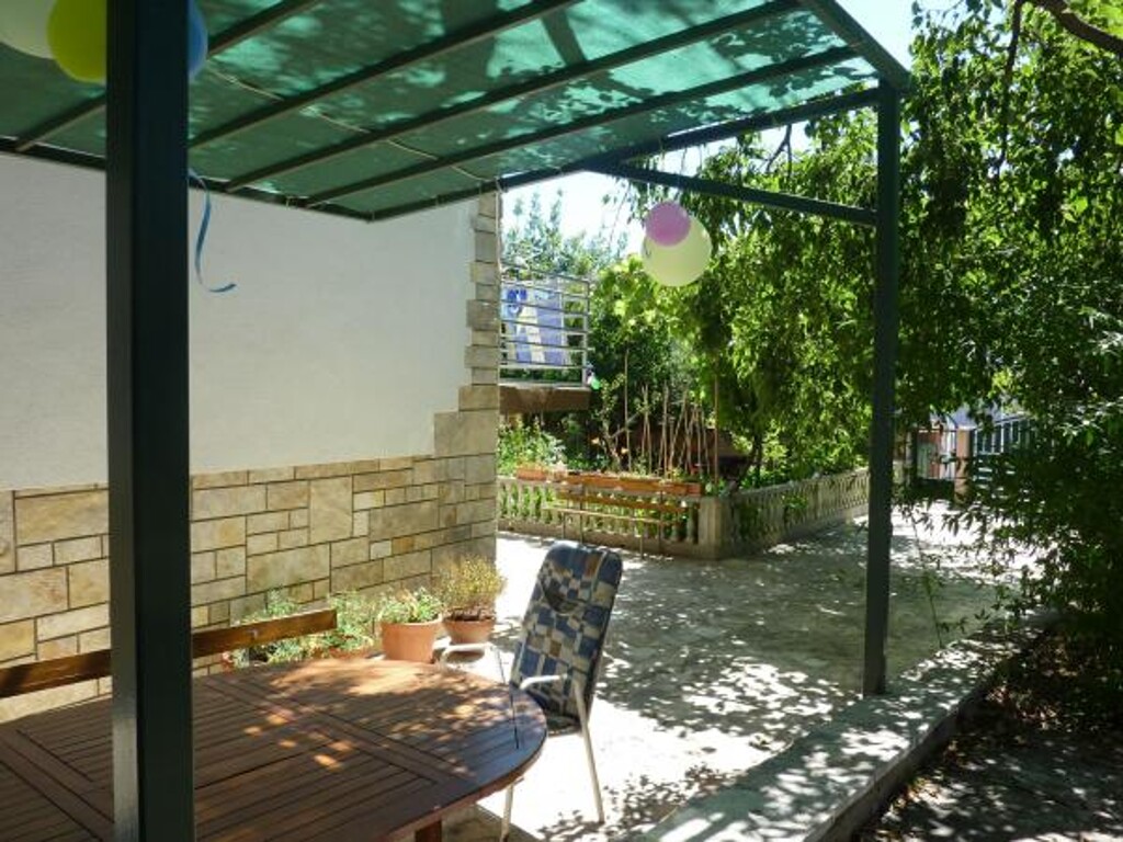 Image 3810572 - 6