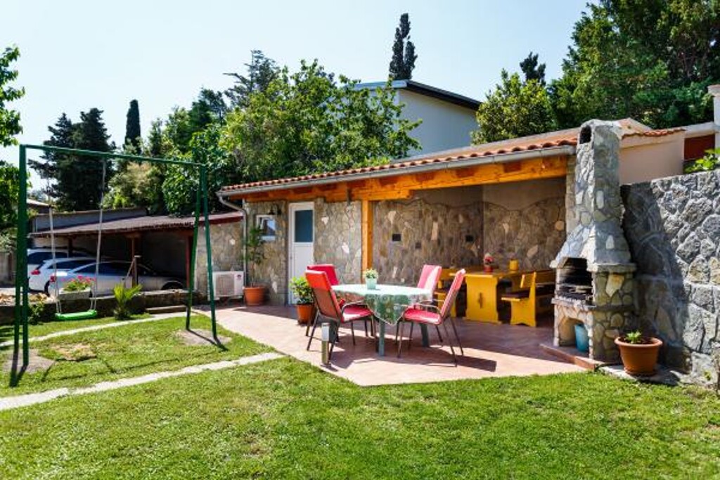Image 3811610 - 5