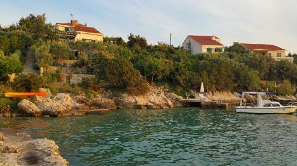 Image 3811005 - 3