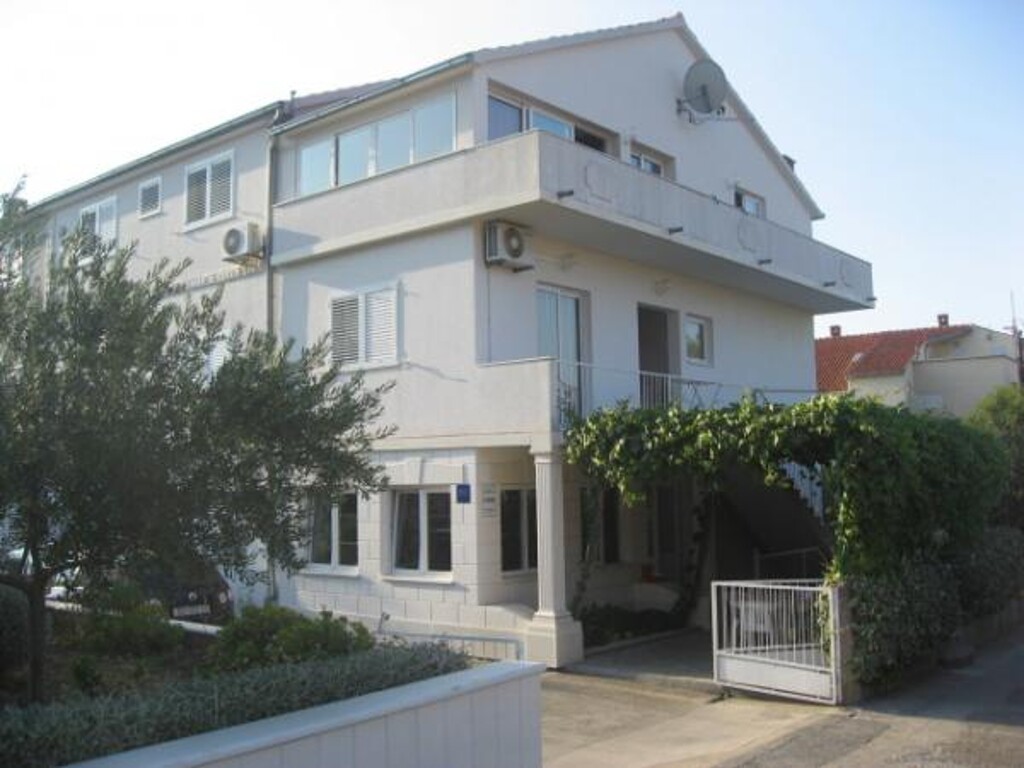 Image 3838596 - 14