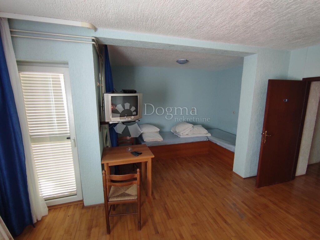Image 4861351 - 10