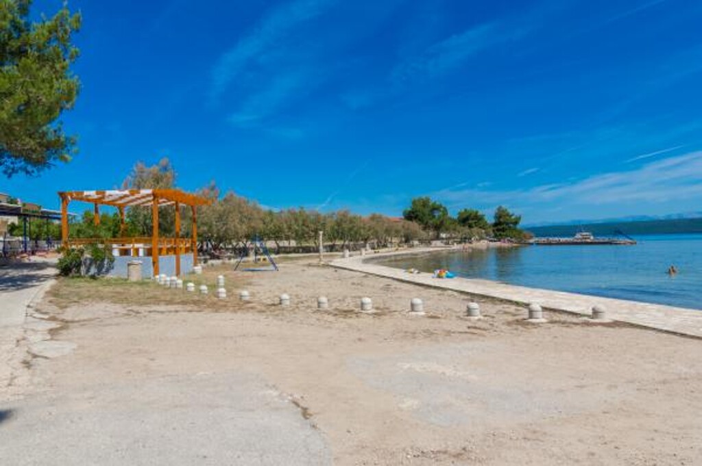 Image 3812399 - 19