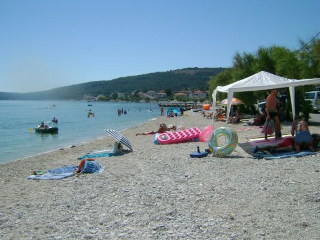 Image 3811447 - 27